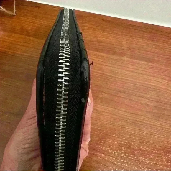 Adrienne Vittadini Studio Zip Around Black Wallet - Picture 10 of 11